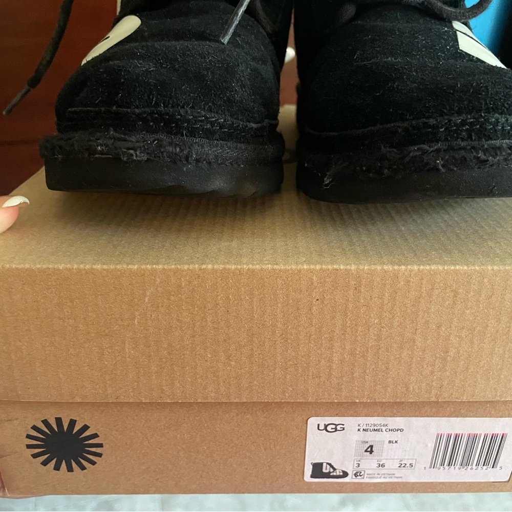 Uggs - Picture 7 of 7